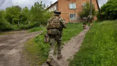 Украинские войска в Русской Лозовой 22 мая