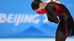 피겨 프리스케이팅 경기를 끝낸 후 울음을 터뜨리는 카밀라 발리예바