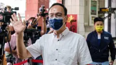 朱立倫當選台灣國民黨主席，黨內親中反美路線之爭持續