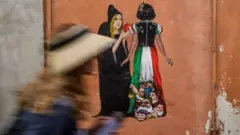 Na cultura popular, as madrastas são más e negligentes — algumas, até assassinas. Por que esse mito persiste se suas evidências na vida real são quase inexistentes?