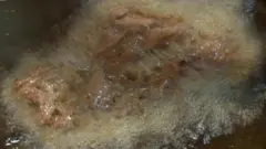 بی بی سی اس سیریز میں گوشت کے پکوان بنانے کی مختلف ترکیبیں اپنے صارفین کے لیے لائی ہے۔ دیکھیے اور اپنی پسند کی گوشت بنانے کی ترکیب آزمائیے۔