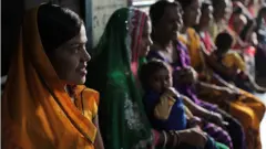 بہار میں خواتین اپنی باری کا انتظار کر رہی ہیں