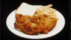 ফ্রেঞ্জ ফ্রাই, ফ্রায়েড চিকেন এবং সাদা টোস্ট