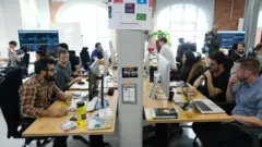 Một bài học về sự tập trung sâu sắc có thể thấy được ở các kỹ sư phần mềm, những người không bao giờ cấu trúc quá trình làm việc của mình theo một cách bất kỳ và tùy tiện.