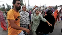 ৩৭০ ধারা বিলোপের পর কাশ্মীরে বিক্ষোভ