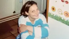 Sophie Buchaillard à l'âge de 16 ans dans la cuisine de ses parents à Paris