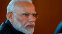 नरेंद्र मोदी