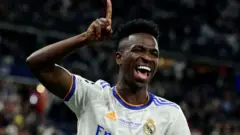 Vinicius Jr scores