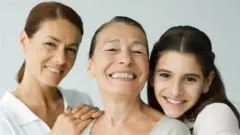Tres generaciones de mujeres