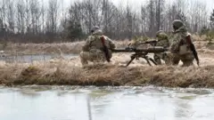 військові