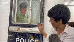 ''කලාව යොදා ගන්න ඕනා මිනිස්සු වෙනුවෙන් අපි මැදිහත් වෙන්න.''