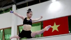 Một vận động viên tập luyện cho SEA Games 31, diễn ra tại Hà Nội và 11 tỉnh, thành lân cận từ ngày 12/5 đến 23/5
