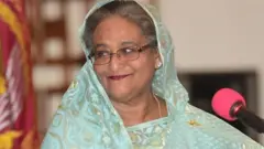 প্রধানমন্ত্রী শেখ হাসিনার নেতৃত্বে আওয়ামী লীগ ক্ষমতায় আছে দশ বছর ধরে। বিভিন্ন সময়ে নামসর্বস্ব সংগঠনগুলোর প্রতি কড়া হুঁশিয়ারীও দিয়েছে আওয়ামী লীগ।