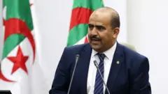 سلیمان شنین نخستین سیاستمدار الجزایری از سال ۱۹۶۲ میلادی تاکنون است که از میان احزاب مخالف به ریاست پارلمان رسیده است