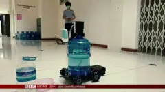 မြန်မာကျောင်းသားတွေ ထွင်တဲ့ ပိုးသတ်ဆေးဖြန်းတဲ့ ရိုဘော့