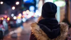 كيف نصمم مدنا أكثر أمنا للنساء؟