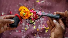 પોલીસ રિવૉલ્વરની તસવીર