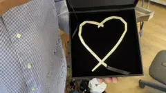 Nagrada Srce Sarajeva, napravljena od srebra