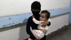 Umwana uriguhabwa ubuvuzi budahagije ku bitaro bya Sabeen mu murwa mukuru Sanaa