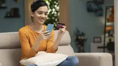ஆன்லைன் ஷாப்பிங் - சித்தரிப்பு படம்