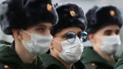 Архивное фото - солдаты-срочники осеннего призыва