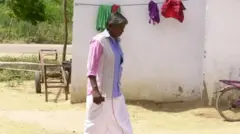 మహిళ