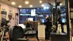 Tiệm nails