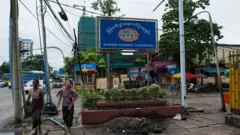 လူတဦးချင်းအပေါ်မှာသာကမ စီးပွားရေးလုပ်ငန်းတွေကိုလည်း ပစ်မှတ်ထားဒဏ်ခတ်နေ