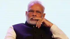 చర్చను మార్చేశారా
