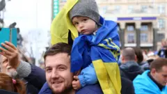 дитина з прапором