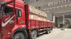 रसुवा नाकाबाट सहज आयात निर्यात हुन नसकेको कैयन् महिना भइसकेको छ