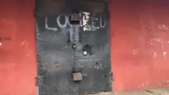 One of di shops dem lock for Kumasi
