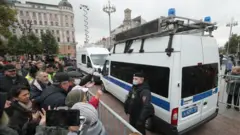 Полицейская машина в центре Москвы