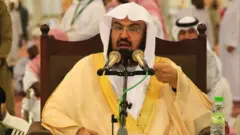 صورة أرشيفية: إمام الحرم المكي عبد الرحمن السديس
