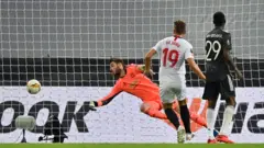 A dọkara neetị De Gea