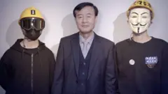 이경남 목사(가운데)와 홍콩 시위 참가 청년들