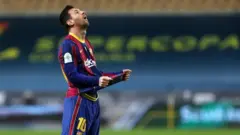 ১৭ বছরের ক্লাব ক্যারিয়ারে লিওনেল মেসির প্রথম লাল কার্ড