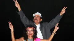 Daniel Ortega y su esposa, Rosario Murillo.