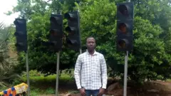 Yousouf Bara, innovateur des feux tricolores fonctionnant à l'énergie solaire