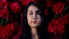 শাকিলা এখন কানাডায় থাকেন।