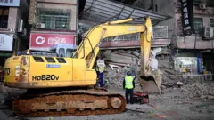 中國長沙市政府周五（5月6日）宣佈，有53人在早前發生的樓房倒塌事故中遇難，有10人獲救。