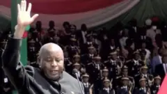 Perezida Evariste Ndayishimiye arahira
