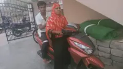 अपने बेटे निजामुद्दी के साथ रज़िया बेगम