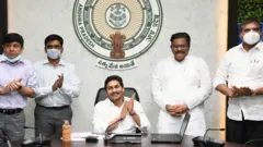 మెగా గ్రౌండింగ్ (శంకుస్థాపన) మేళా పేరుతో పేద‌లంద‌రికీ ఇళ్ల నిర్మాణ ప‌థ‌కాన్ని ఏపీ సీఎం వై.ఎస్.జగన్మోహన్ రెడ్డి మరోసారి ప్రారంభించనున్నారు