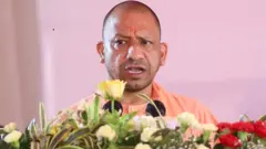योगी आदित्यनाथ