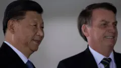 Bolsonaro em reunião com Xi Jinping em Brasília, em 14 de novembro