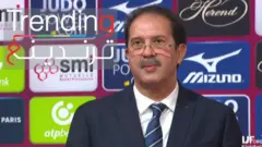 رئيس اللجنة الأولمبية الجزائرية يقف للنشيد الإسرائيلي
