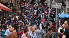 Pesquisadores apontam que a estimativa de vida dos brasileiros poderá saltar de em torno de 76 anos para uma média de 82 até o fim do século.
