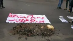 از شعارهای ضد دولتی تا جو امنیتی؛ روز دانشجو با تظاهرات اعتراض‌آمیز همراه شد