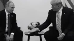 الرئيس الأمريكي دونالد ترامب يمد يد السلام إلى الرئيس الروسي فلاديمير بوتين